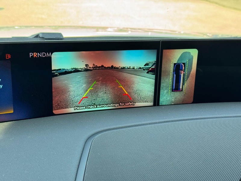 Lincoln Navigator L Vehicle Full-screen Gallery Image 26