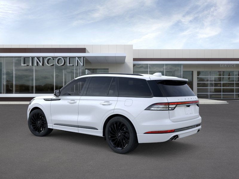 Lincoln Aviator Vehicle Full-screen Gallery Image 04