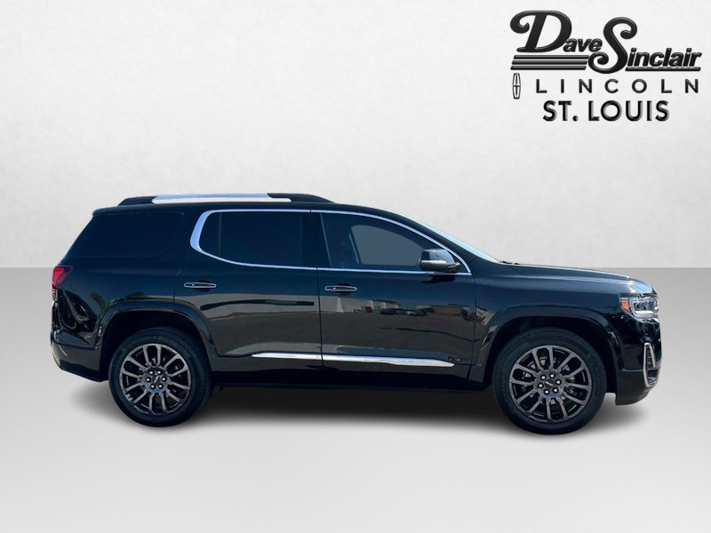 GMC Acadia Vehicle Full-screen Gallery Image 04