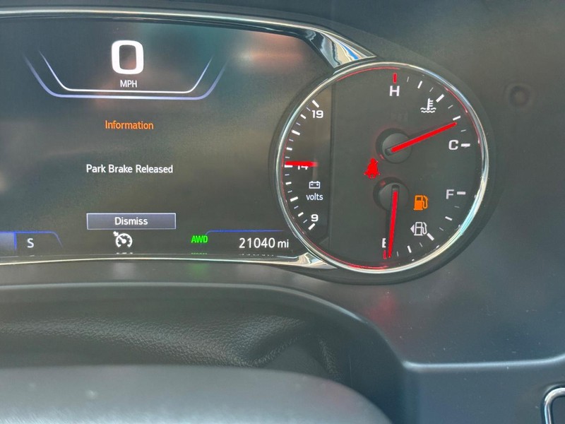 GMC Acadia Vehicle Full-screen Gallery Image 26