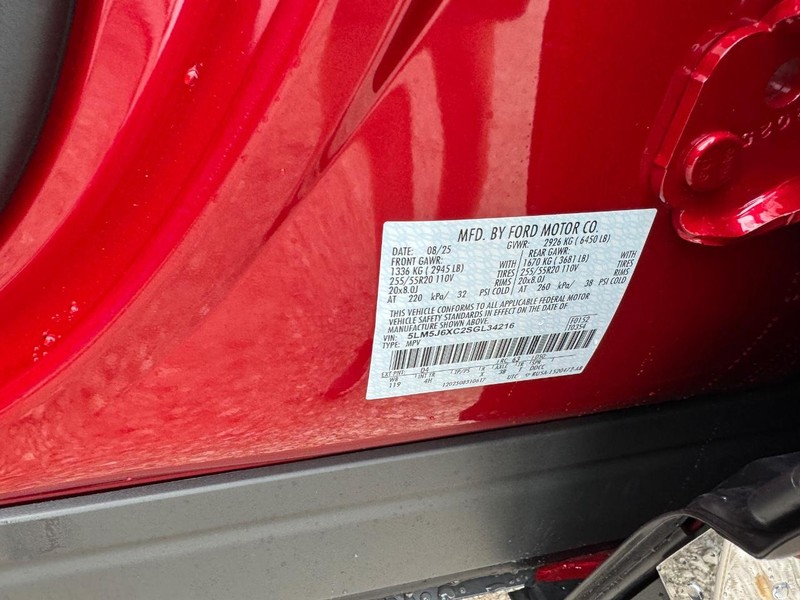 Lincoln Aviator Vehicle Full-screen Gallery Image 26