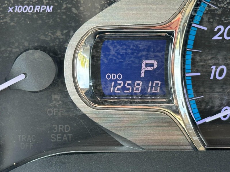 Toyota Sienna Vehicle Full-screen Gallery Image 21