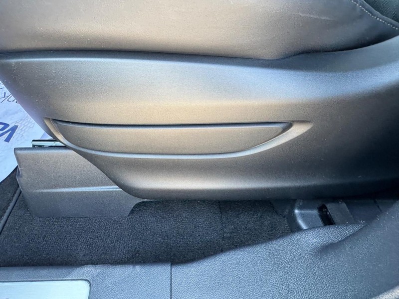 Lincoln Aviator Vehicle Full-screen Gallery Image 18