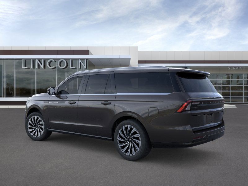 Lincoln Navigator L Vehicle Full-screen Gallery Image 04