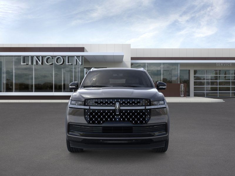 Lincoln Navigator L Vehicle Full-screen Gallery Image 06