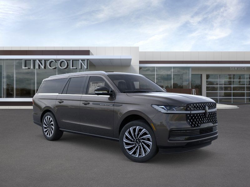 Lincoln Navigator L Vehicle Full-screen Gallery Image 07
