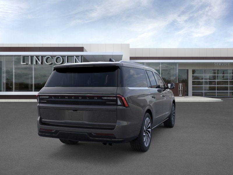Lincoln Navigator L Vehicle Full-screen Gallery Image 09