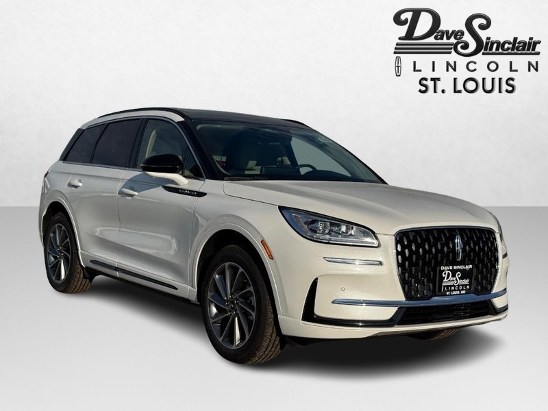 Lincoln Corsair Vehicle Full-screen Gallery Image 03