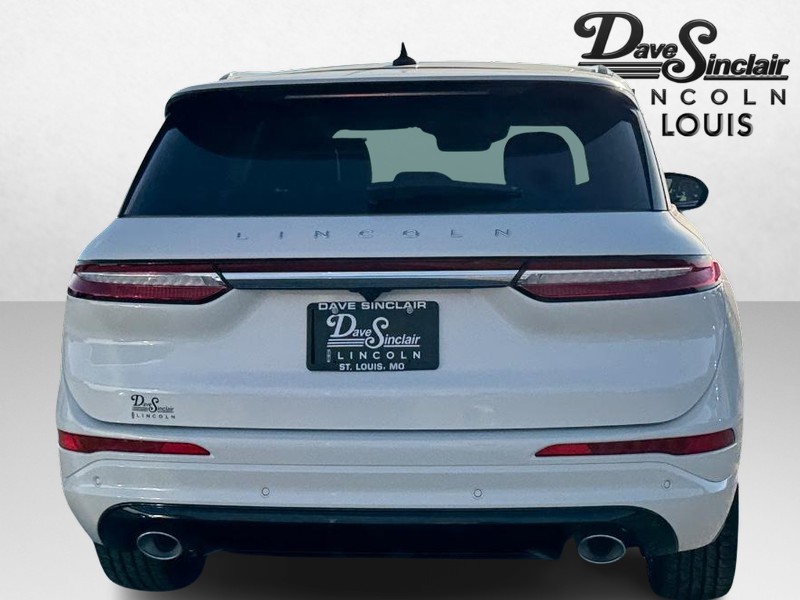 Lincoln Corsair Vehicle Full-screen Gallery Image 06