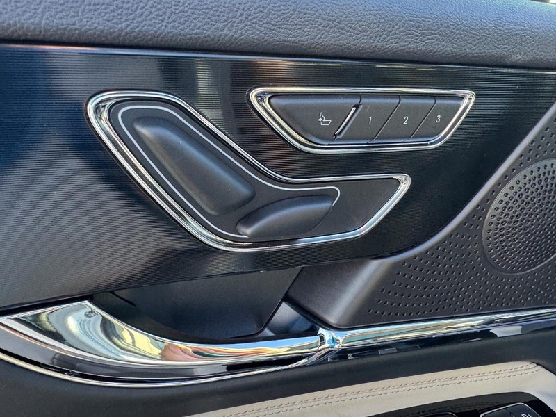 Lincoln Corsair Vehicle Full-screen Gallery Image 20