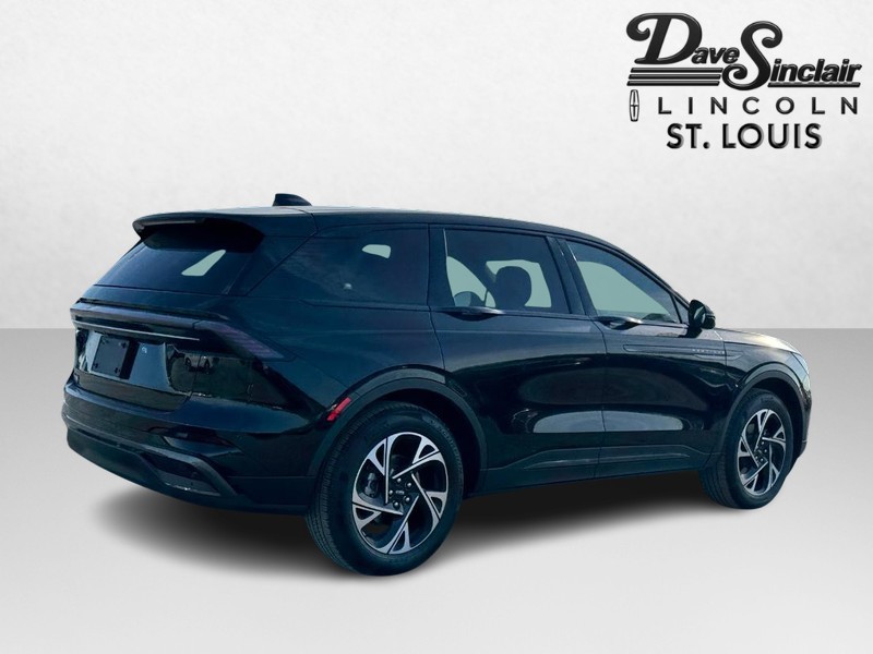 Lincoln Nautilus Vehicle Full-screen Gallery Image 04