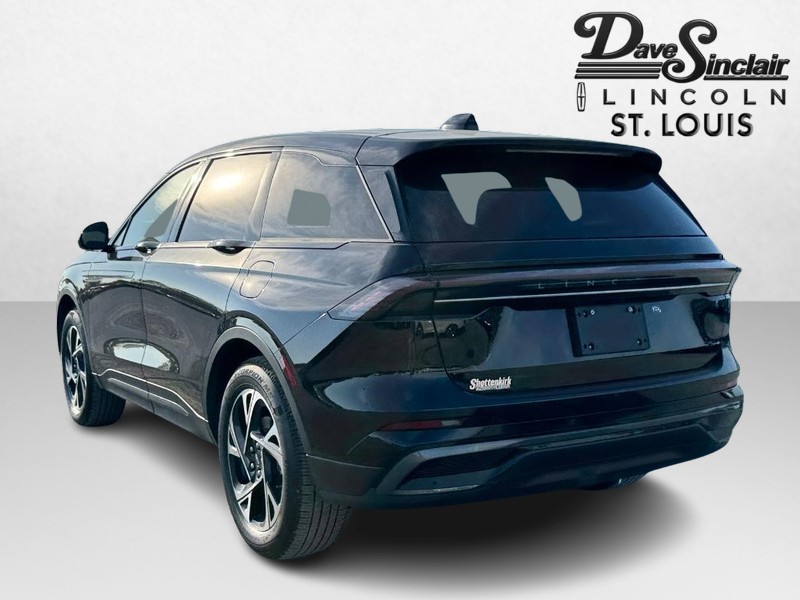 Lincoln Nautilus Vehicle Full-screen Gallery Image 06