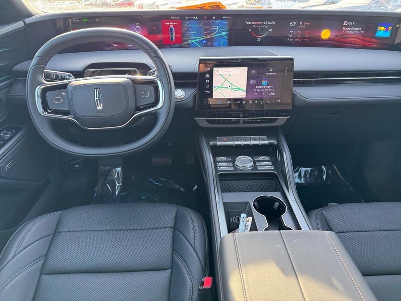 Lincoln Nautilus Vehicle Full-screen Gallery Image 12