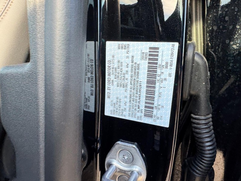 Lincoln Nautilus Vehicle Full-screen Gallery Image 25