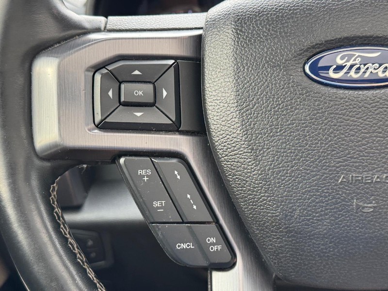 Ford Expedition Max Vehicle Full-screen Gallery Image 22