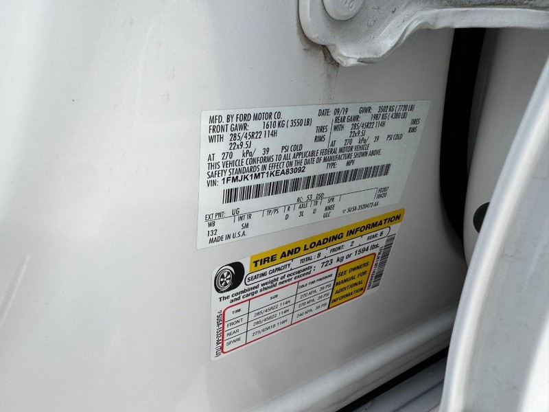 Ford Expedition Max Vehicle Full-screen Gallery Image 28