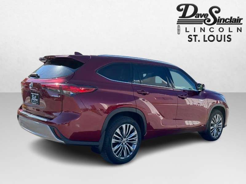 Toyota Highlander Vehicle Full-screen Gallery Image 05