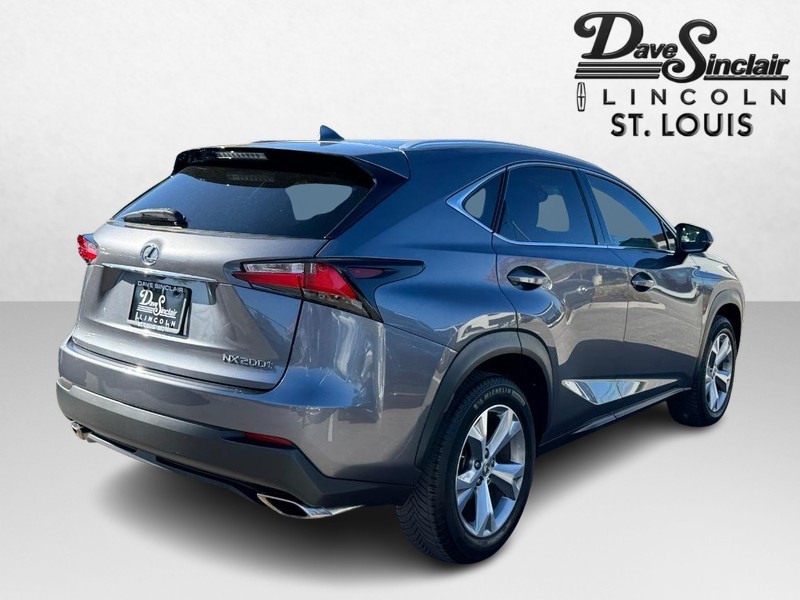 Lexus NX Vehicle Full-screen Gallery Image 05