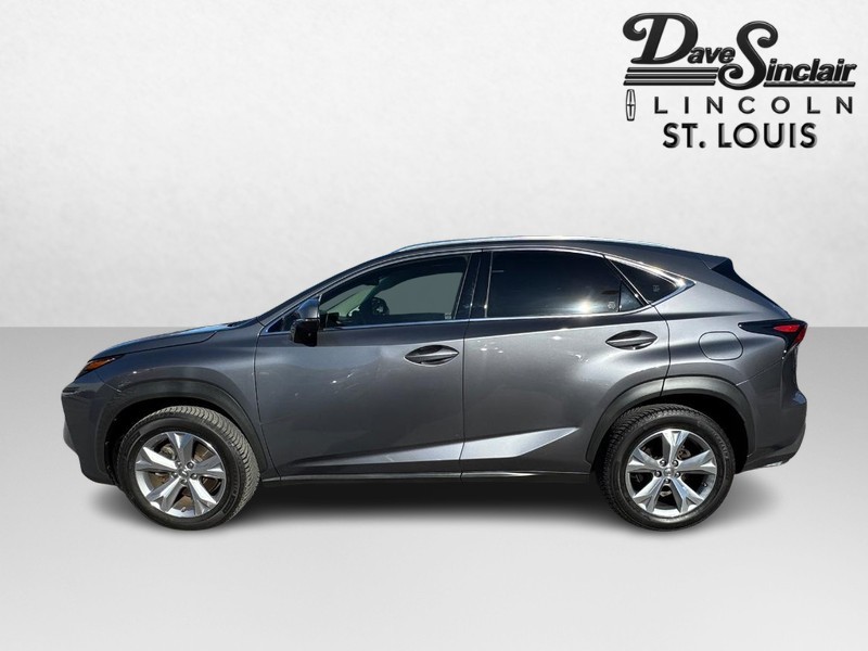 Lexus NX Vehicle Full-screen Gallery Image 09