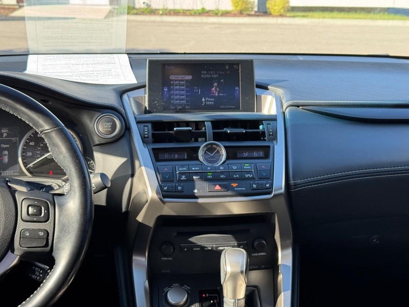 Lexus NX Vehicle Full-screen Gallery Image 15