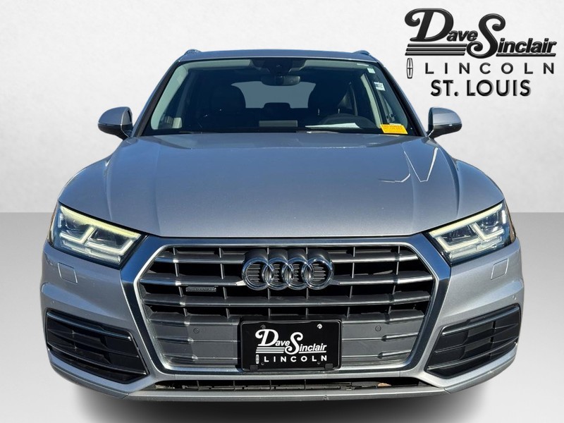 Audi Q5 Vehicle Full-screen Gallery Image 02