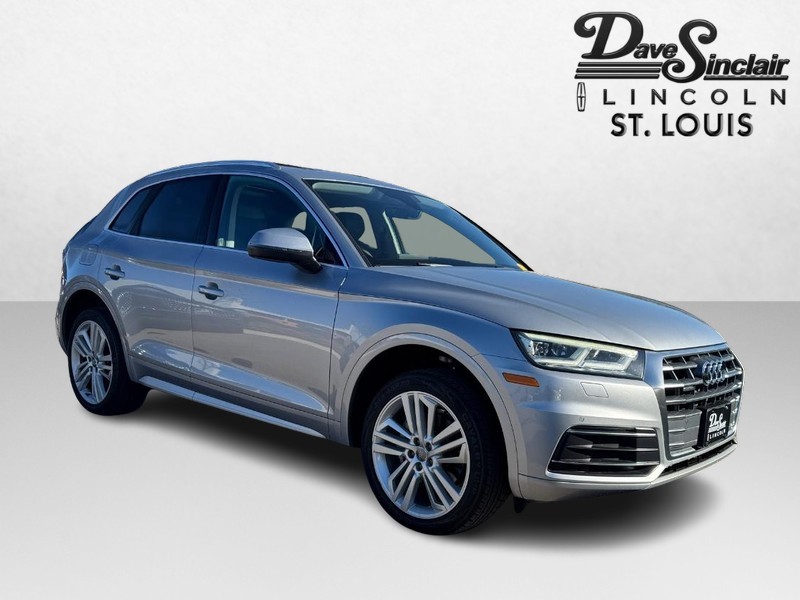 Audi Q5 Vehicle Full-screen Gallery Image 03