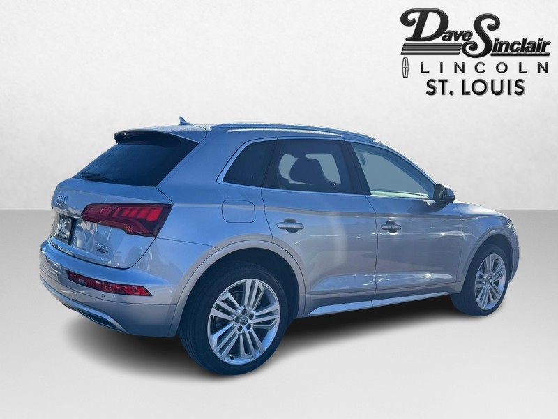Audi Q5 Vehicle Full-screen Gallery Image 05