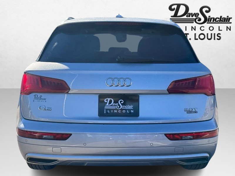 Audi Q5 Vehicle Full-screen Gallery Image 06