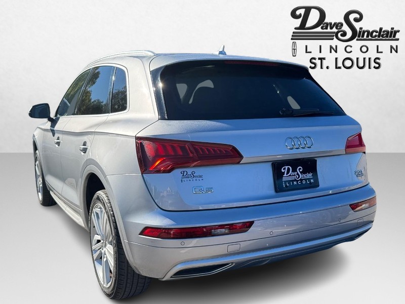 Audi Q5 Vehicle Full-screen Gallery Image 07