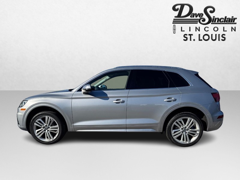 Audi Q5 Vehicle Full-screen Gallery Image 09