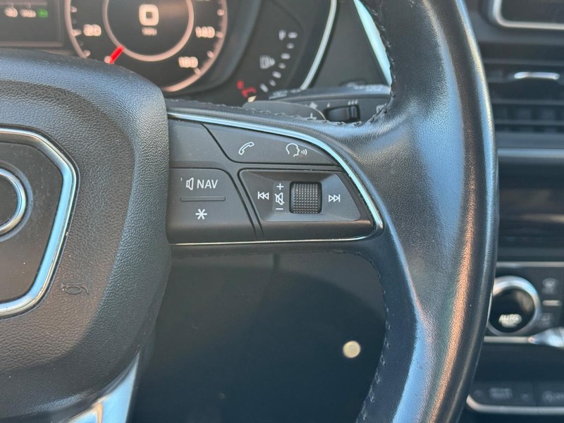 Audi Q5 Vehicle Full-screen Gallery Image 21