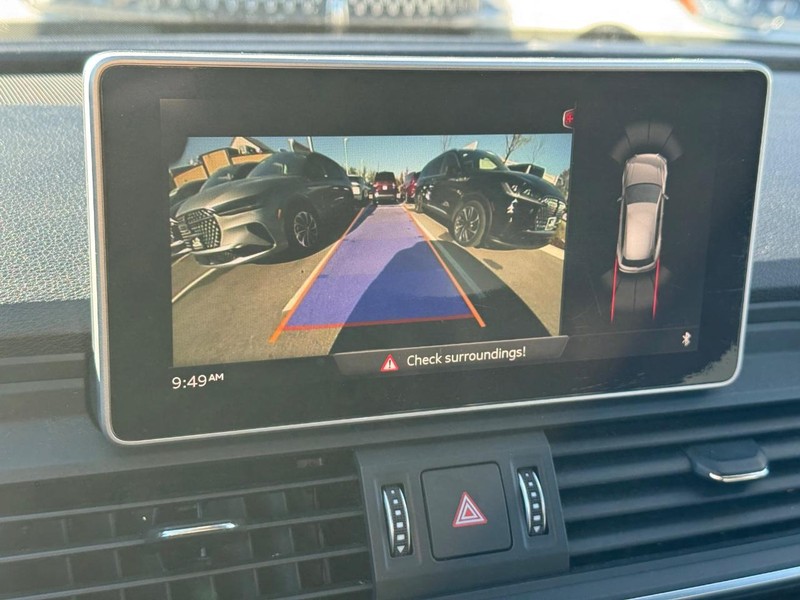 Audi Q5 Vehicle Full-screen Gallery Image 23