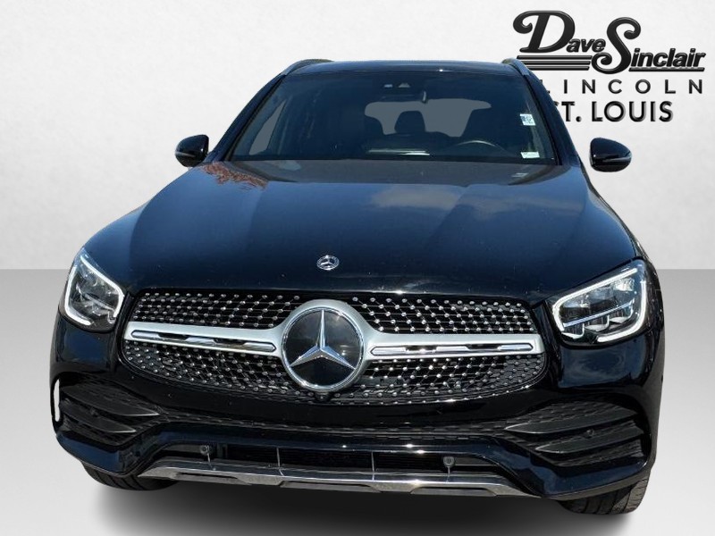 Mercedes-Benz GLC Vehicle Full-screen Gallery Image 02