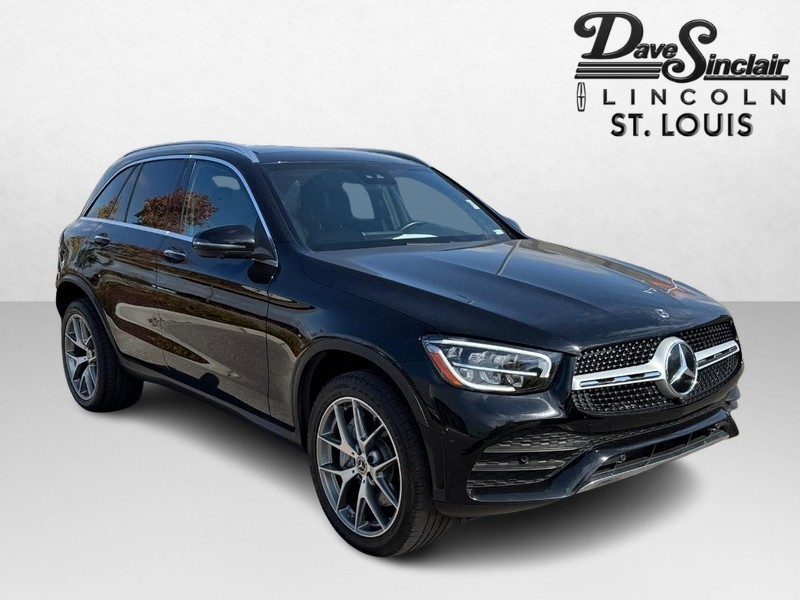 Mercedes-Benz GLC Vehicle Full-screen Gallery Image 03