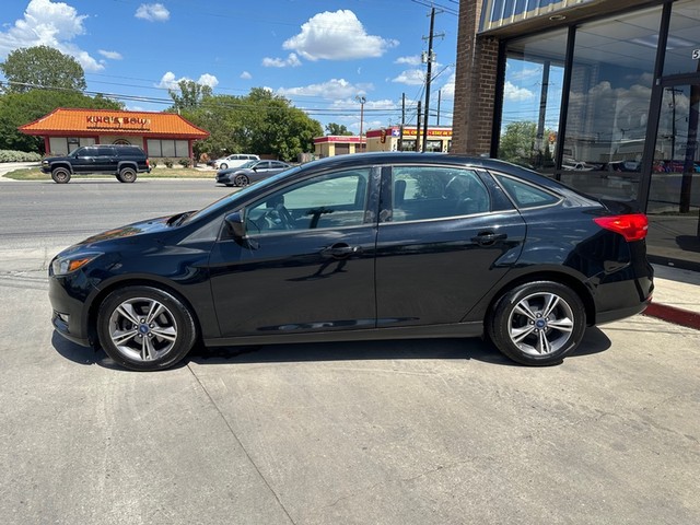 2018 Ford Focus Sedan SE's photo