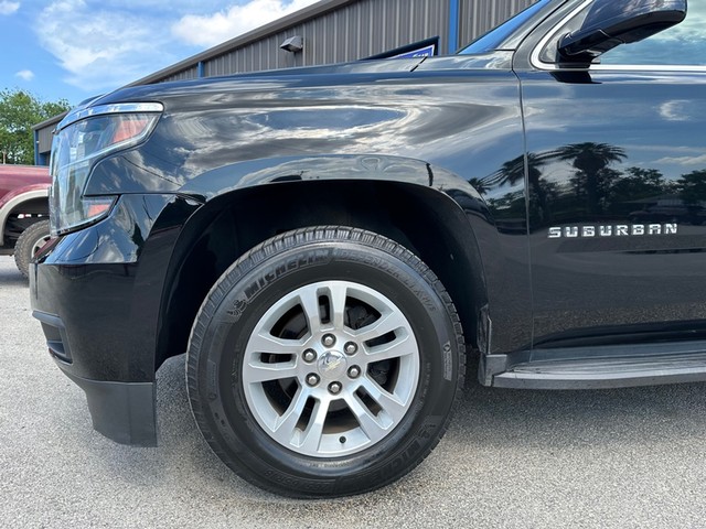 2020 Chevrolet Suburban 2WD 1500 LT's photo