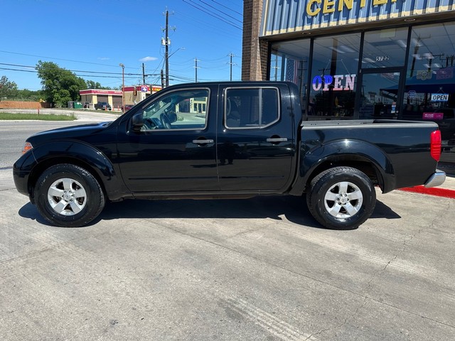 2013 Nissan Frontier 4.0 SV Crew Cab 4X2 AT SWB's photo