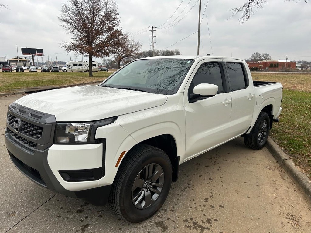 Nissan Frontier Vehicle Full-screen Gallery Image 03