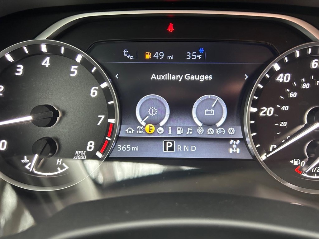 Nissan Frontier Vehicle Full-screen Gallery Image 19