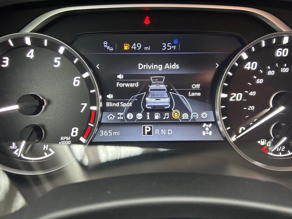 Nissan Frontier Vehicle Full-screen Gallery Image 20