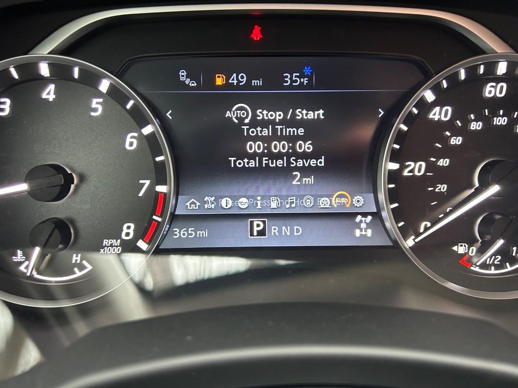 Nissan Frontier Vehicle Full-screen Gallery Image 22