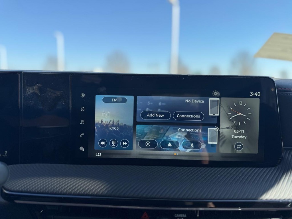 Nissan Kicks Vehicle Full-screen Gallery Image 11