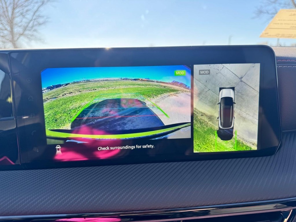 Nissan Kicks Vehicle Full-screen Gallery Image 08