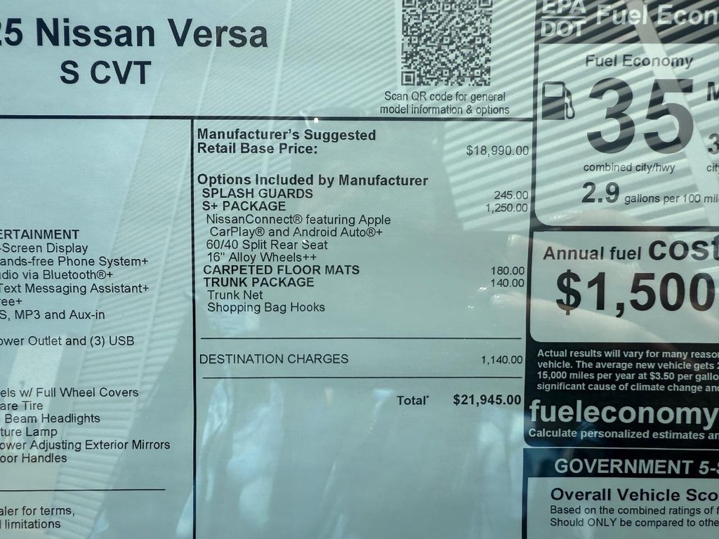 Nissan Versa Vehicle Full-screen Gallery Image 19