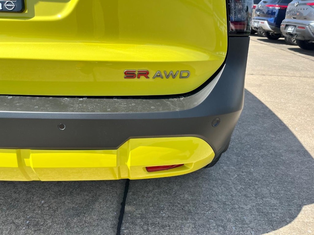 Nissan Kicks Vehicle Full-screen Gallery Image 10