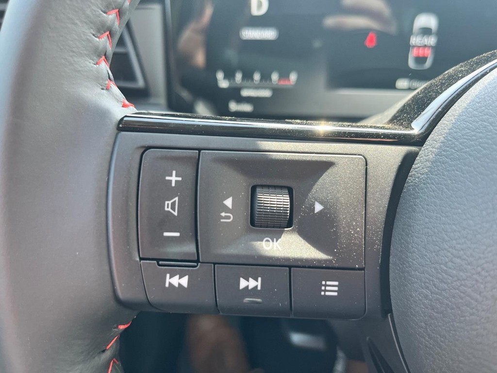 Nissan Kicks Vehicle Full-screen Gallery Image 19