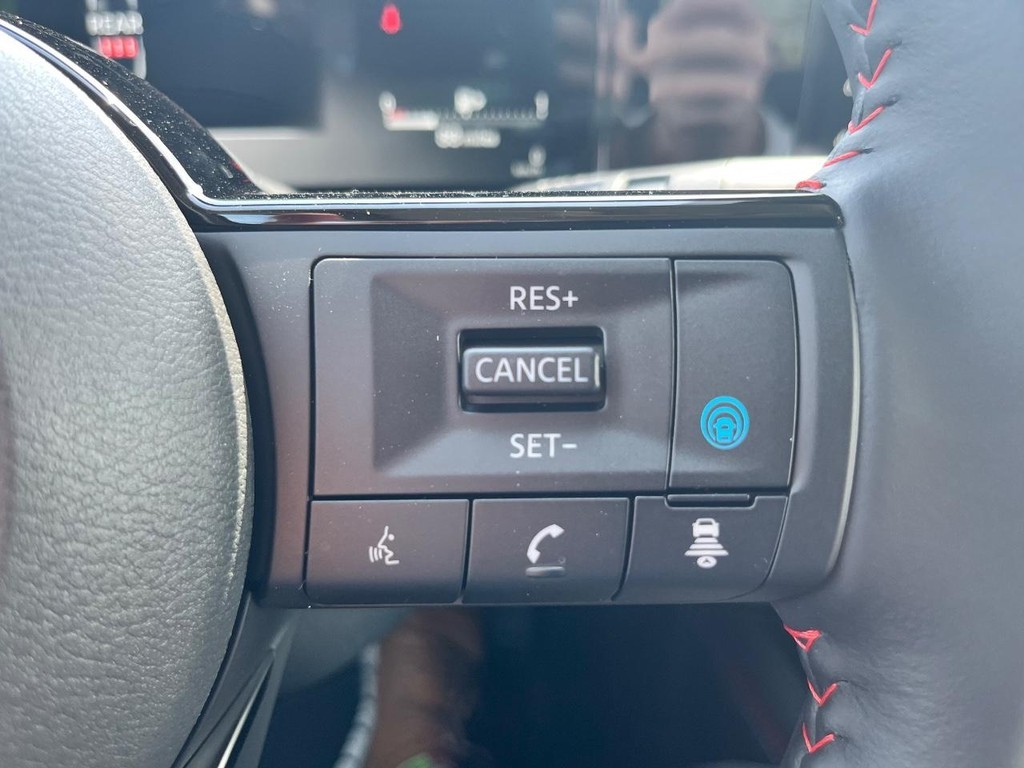 Nissan Kicks Vehicle Full-screen Gallery Image 20