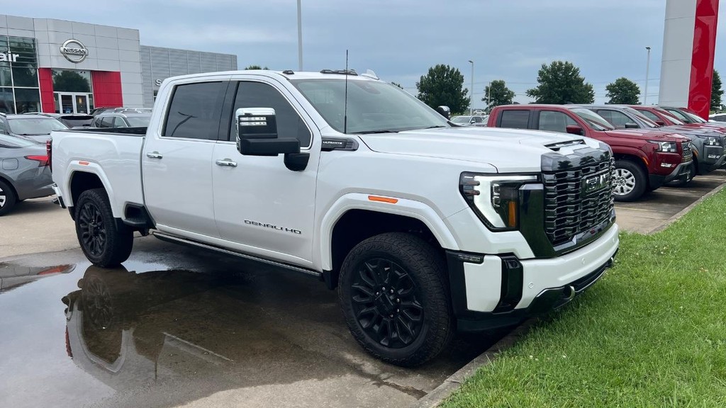 GMC Sierra 2500HD Vehicle Full-screen Gallery Image 02