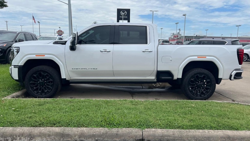 GMC Sierra 2500HD Vehicle Full-screen Gallery Image 05
