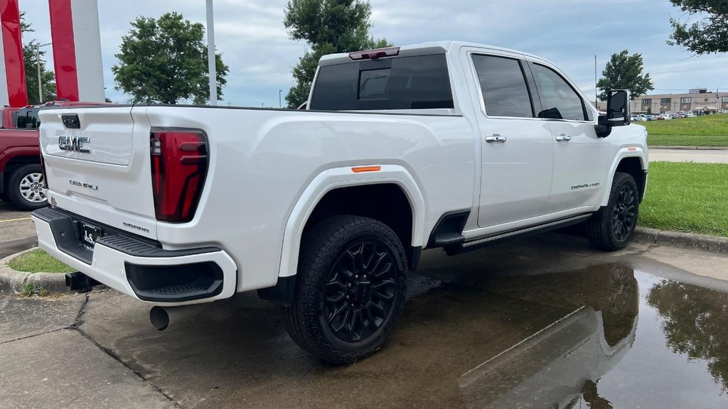 GMC Sierra 2500HD Vehicle Full-screen Gallery Image 09